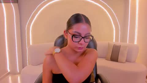 Nina online show from October 16, 3:53 am