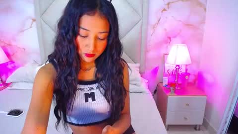 Snapshot of ninabravura chatting on October 6, 1:39 pm Nina Bravura online show from October 6, 1:39 pm