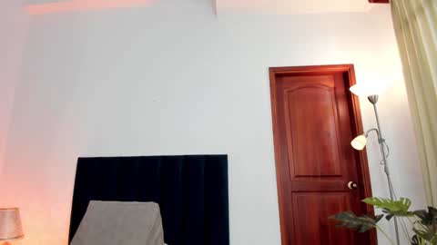 Nina online show from January 10, 6:06 pm