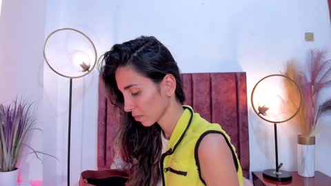 Nina online show from January 11, 6:33 pm