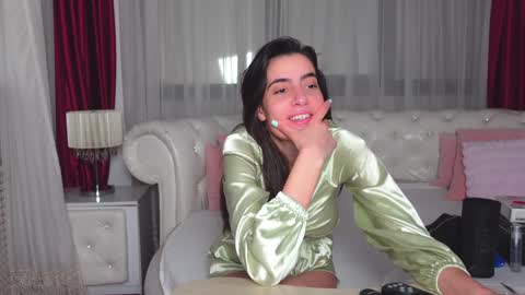 NinaCrystal online show from December 9, 6:34 am