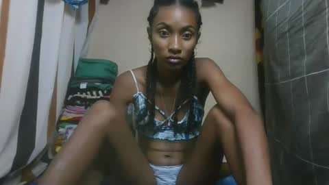 ninaeaa online show from February 18, 7:02 pm