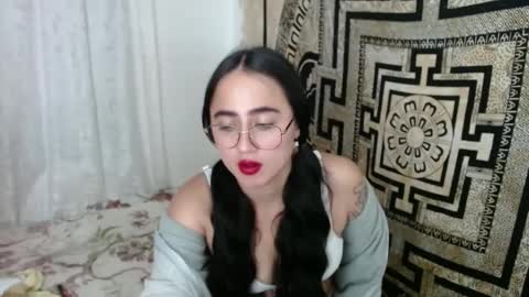 Snapshot of ninakravtz chatting on February 20, 12:36 pm N I N A online show from February 20, 12:36 pm