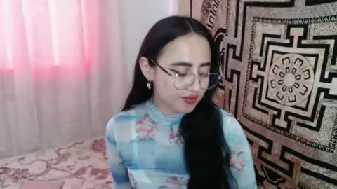 Snapshot of ninakravtz chatting on December 6, 3:22 pm N I N A online show from December 6, 3:22 pm