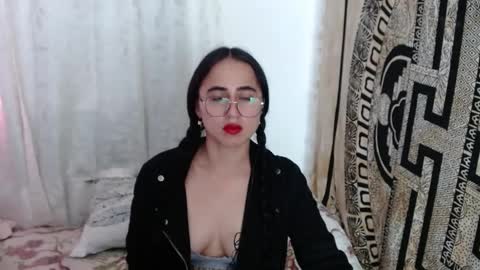 Snapshot of ninakravtz chatting on March 1, 5:16 pm N I N A online show from March 1, 5:16 pm