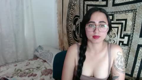 Snapshot of ninakravtz chatting on February 15, 3:17 pm N I N A online show from February 15, 3:17 pm