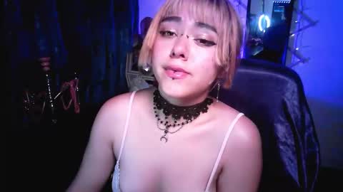 NIina Mon online show from September 24, 9:47 pm