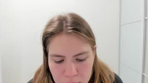 ninarihh online show from October 20, 11:46 am