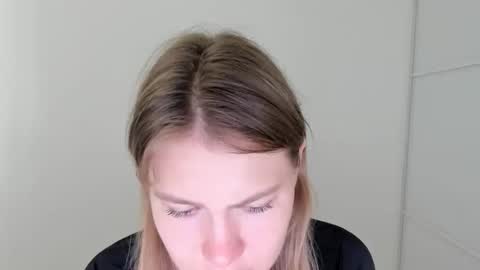 ninarihh online show from October 3, 9:47 am