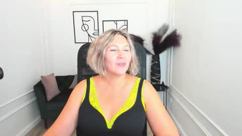 Snapshot of ninastarle chatting on September 28, 6:42 am ninastarle online show from September 28, 6:42 am