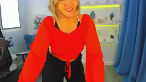 Snapshot of ninastarle chatting on October 12, 6:38 am ninastarle online show from October 12, 6:38 am