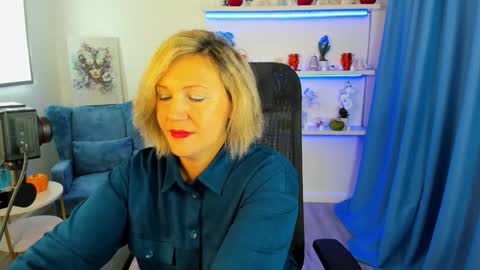 Snapshot of ninastarle chatting on October 18, 6:05 am ninastarle online show from October 18, 6:05 am