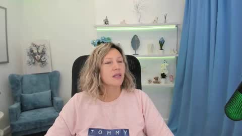 Snapshot of ninastarle chatting on September 19, 11:53 am ninastarle online show from September 19, 11:53 am