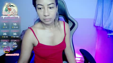 Snapshot of ninatinydoll1 chatting on December 23, 10:32 am ninatinydoll1 online show from December 23, 10:32 am