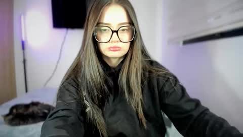 ninavolkov online show from February 18, 11:15 pm