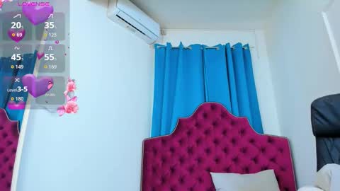 nina dee online show from November 3, 4:49 am