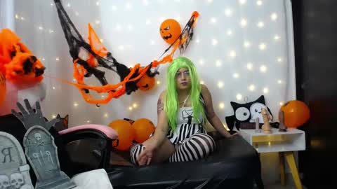 Snapshot of niuk_mei chatting on October 28, 7:30 pm Niuk online show from October 28, 7:30 pm