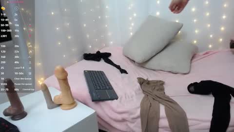 Snapshot of niuk_mei chatting on September 24, 7:13 pm Niuk online show from September 24, 7:13 pm