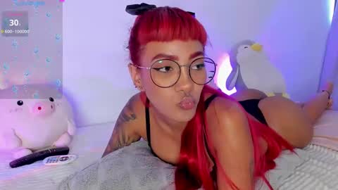 Snapshot of nix_taylor chatting on September 19, 3:44 pm Nix  online show from September 19, 3:44 pm