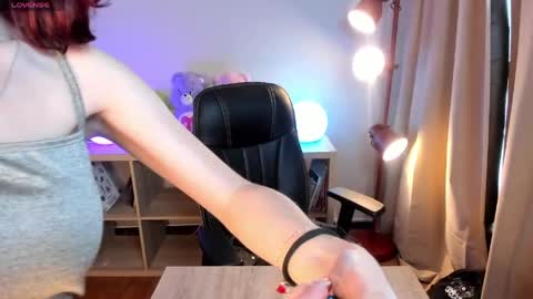 nixxiee online show from April 6, 9:05 pm