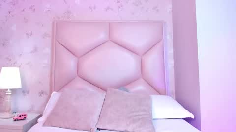 Snapshot of noa_butterfly chatting on September 25, 11:42 am ambarsulliva online show from September 25, 11:42 am