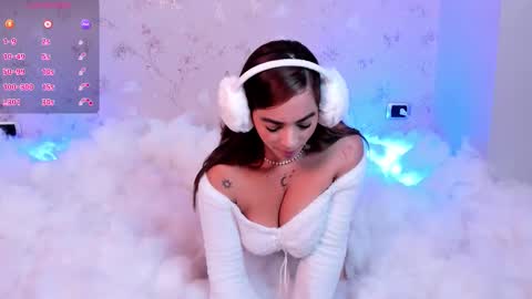 Snapshot of noa_butterfly chatting on October 25, 10:45 am ambarsulliva online show from October 25, 10:45 am