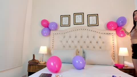 NATHALIA MORENO online show from April 8, 12:40 pm