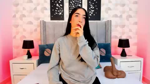 NATHALIA MORENO online show from February 10, 12:19 pm