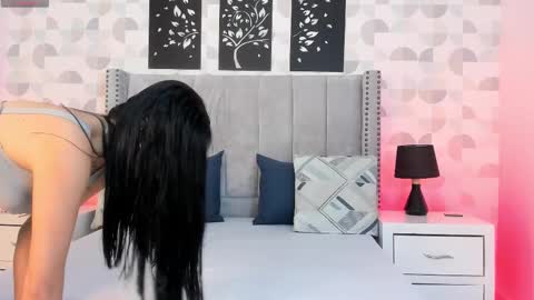 NATHALIA MORENO online show from November 17, 12:28 pm