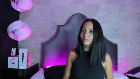 Zoe  online show from April 28, 3:21 am
