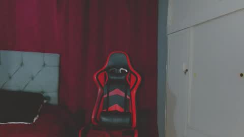 Snapshot of noamartin_ chatting on October 7, 12:04 am Noamartin online show from October 7, 12:04 am