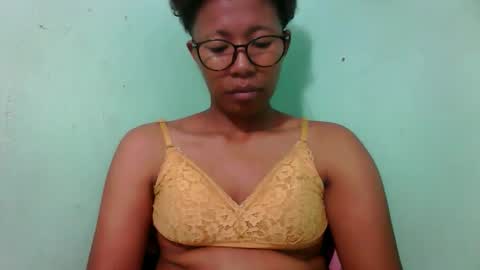 Snapshot of noellah chatting on September 19, 8:46 am noellah online show from September 19, 8:46 am