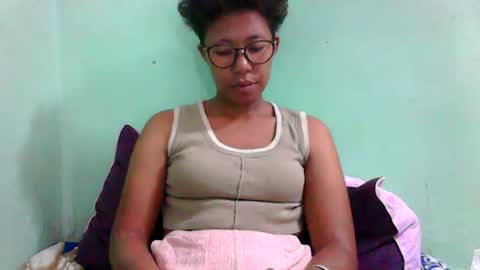 Snapshot of noellah chatting on October 20, 8:06 am noellah online show from October 20, 8:06 am