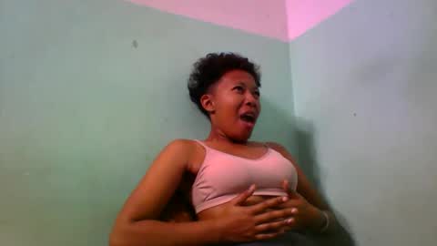 Snapshot of noellah chatting on September 27, 5:03 am noellah online show from September 27, 5:03 am