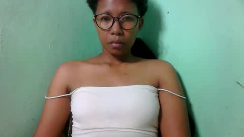 Snapshot of noellah chatting on October 2, 6:18 am noellah online show from October 2, 6:18 am