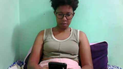 Snapshot of noellah chatting on October 21, 8:29 am noellah online show from October 21, 8:29 am