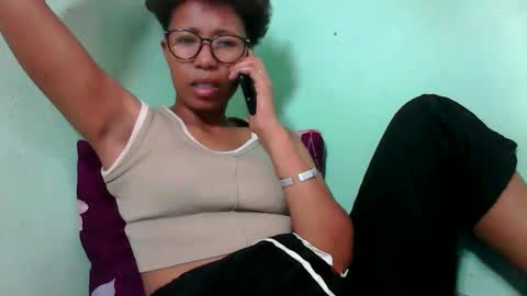 Snapshot of noellah chatting on October 10, 9:25 am noellah online show from October 10, 9:25 am