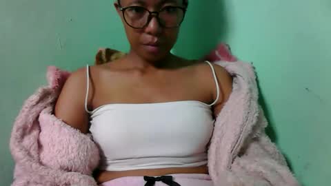 Snapshot of noellah chatting on October 9, 8:40 am noellah online show from October 9, 8:40 am