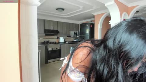  In instagram dayhannanoemi online show from January 9, 3:44 pm