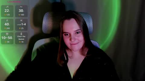 noir_ember_ online show from June 2, 8:32 pm