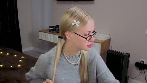 Emma Noir online show from February 4, 6:49 am