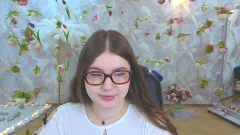 noirwhisper online show from April 12, 7:27 pm