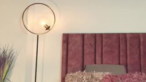 Nora Da Silva online show from October 7, 12:37 am