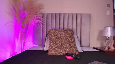 Nora Da Silva online show from November 26, 1:39 am