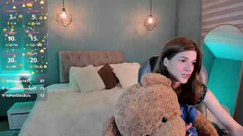 Nora online show from October 2, 8:25 pm