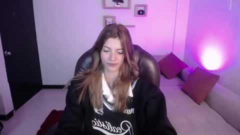 Nora online show from December 13, 8:58 pm