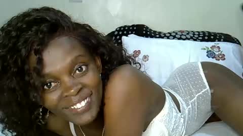 Snapshot of norah_pure chatting on December 24, 8:27 pm norah_pure online show from December 24, 8:27 pm