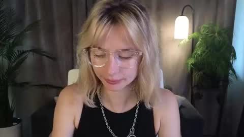 Nora online show from July 10, 7:42 am
