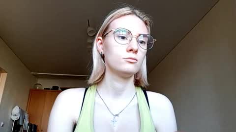 Lola online show from October 4, 11:49 am