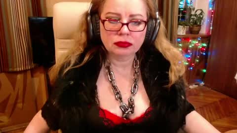 miss Tress online show from April 14, 9:37 pm